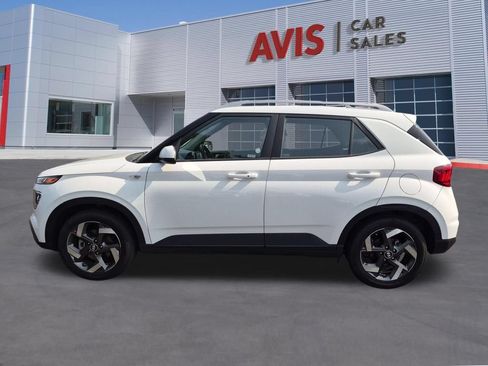 Used 2025 Hyundai Venue SEL FWD image 10
