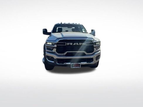 New 2026 RAM 5500 Tradesman w/ Chrome Appearance Group AWD/4WD image 39