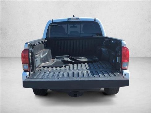 Used 2017 Toyota Tacoma TRD Off-Road image 19