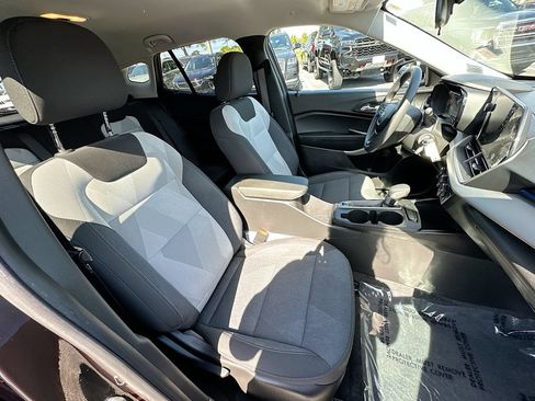Used 2024 Chevrolet Trax LS w/ LS Convenience Package FWD image 26