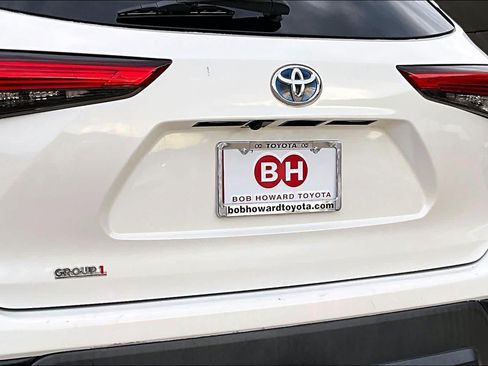 Used 2020 Toyota Highlander LE FWD image 30