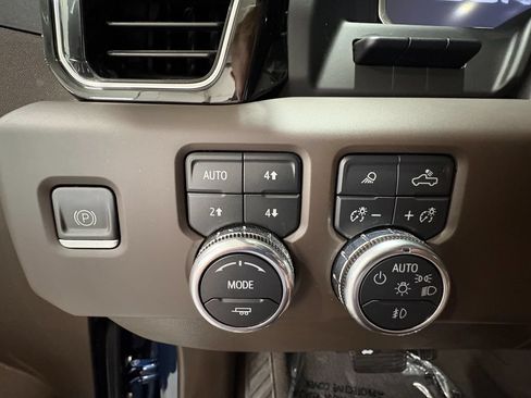 Used 2023 GMC Sierra 1500 Denali w/ Technology Package AWD/4WD image 39