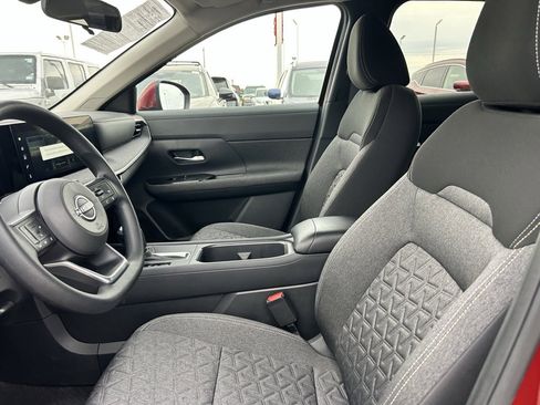 Certified 2025 Nissan Kicks SV image 10