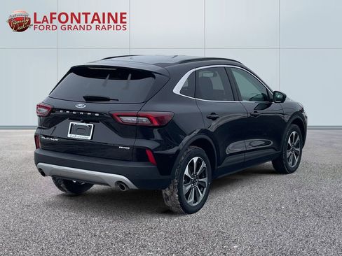 Used 2024 Ford Escape Platinum image 7