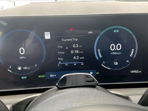 Certified 2025 Hyundai Tucson Limited AWD/4WD image 26