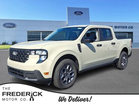 New 2025 Ford Maverick XLT w/ XLT Luxury Package FWD image 1