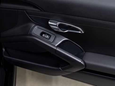 Used 2016 Porsche Cayman image 50