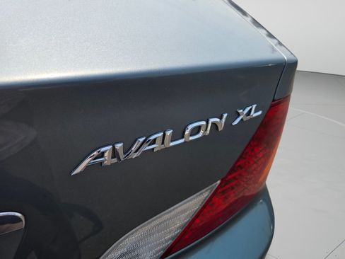 Used 2002 Toyota Avalon XL w/ Luxury Pkg FWD image 51