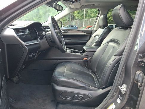 Used 2022 Jeep Grand Cherokee L Limited AWD/4WD image 13