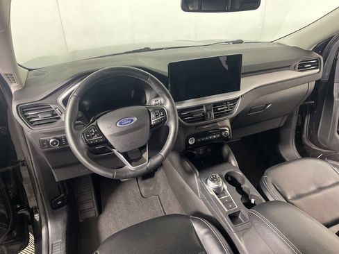 Used 2024 Ford Escape Platinum image 8