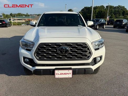 Used 2021 Toyota Tacoma TRD Off-Road image 13