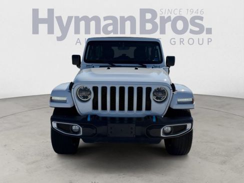 Used 2023 Jeep Wrangler Unlimited Sahara w/ Cold Weather Group AWD/4WD image 8