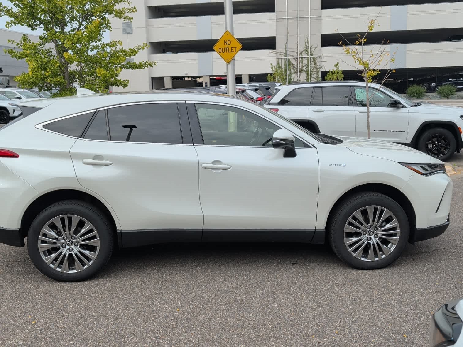 Used 2021 Toyota Venza Limited w/ Advanced Technology Package AWD/4WD image 8
