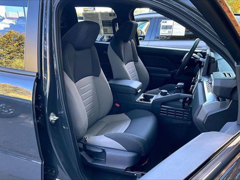 Used 2025 Toyota Tacoma TRD Off-Road image 7