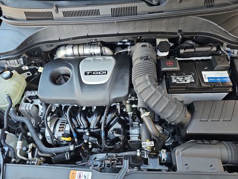 Used 2021 Hyundai Kona Limited AWD/4WD image 13
