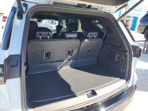 New 2026 Chevrolet Traverse High Country w/ LPO, Floor Liner Package image 25