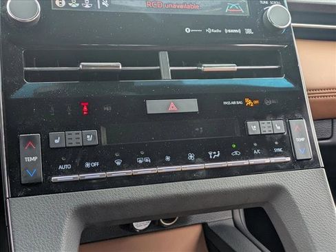 Certified 2022 Toyota Avalon Limited image 14