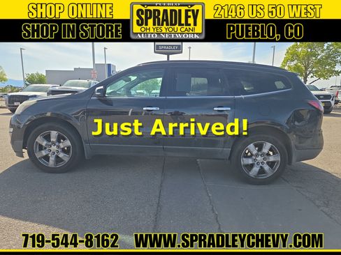 Used 2017 Chevrolet Traverse LT w/ Style and Technology Package image 1
