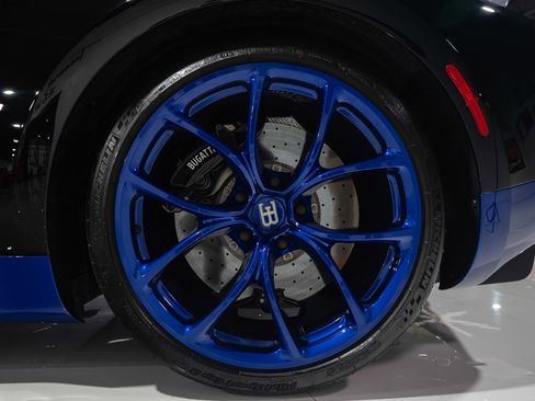 Used 2018 Bugatti Chiron image 43