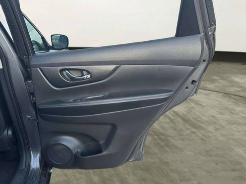Used 2015 Nissan Rogue SL AWD/4WD image 18