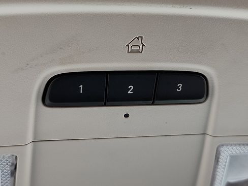 Used 2019 Chevrolet Traverse LT FWD image 16