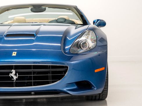 Used 2010 Ferrari California image 27