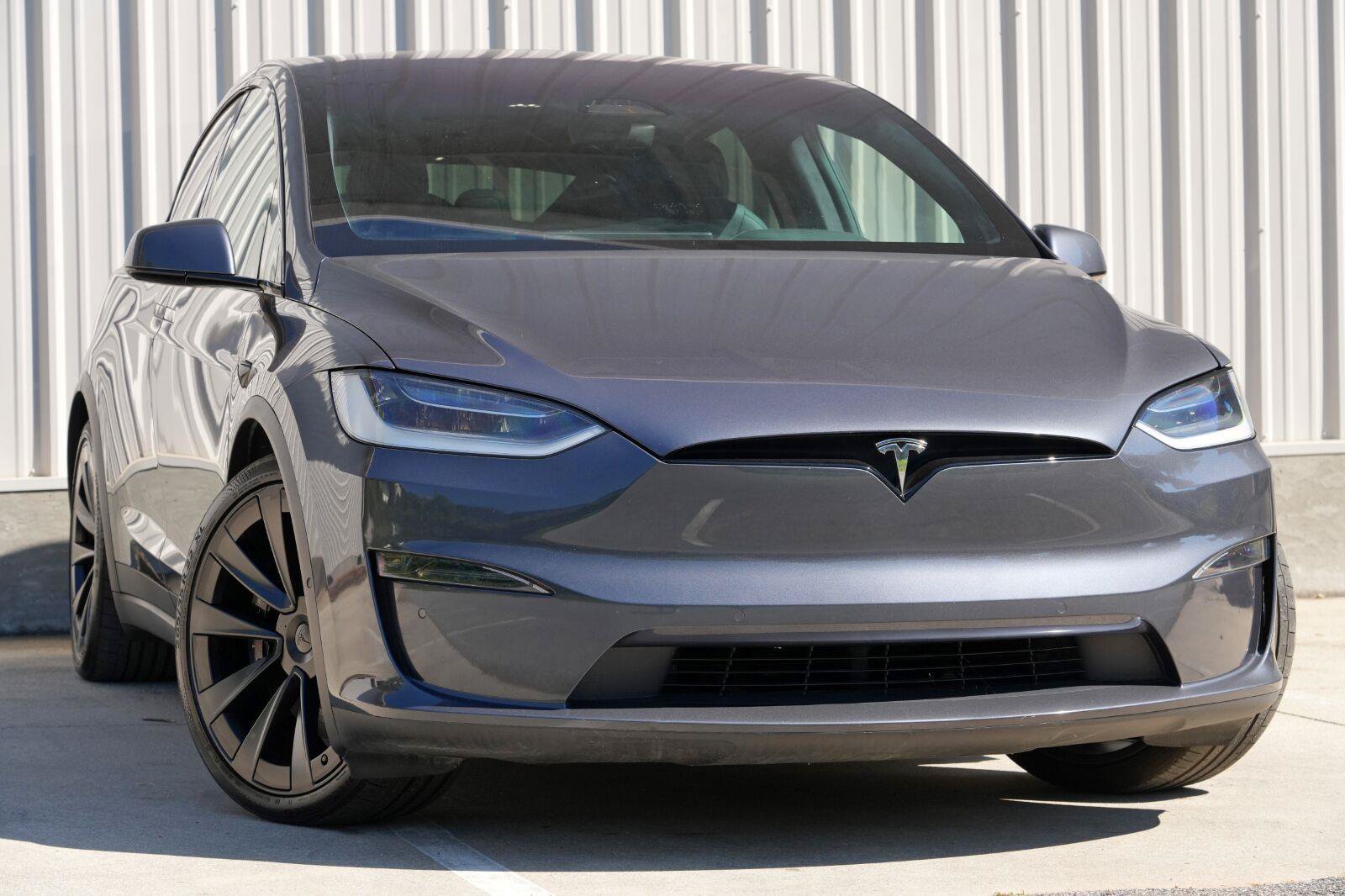 Used 2022 Tesla Model X Plaid AWD/4WD image 3