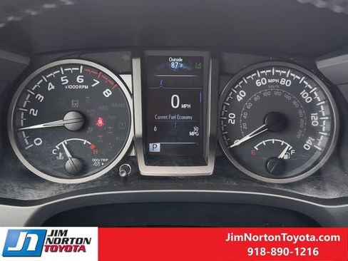 Used 2022 Toyota Tacoma TRD Sport w/ Technology Package RWD image 17