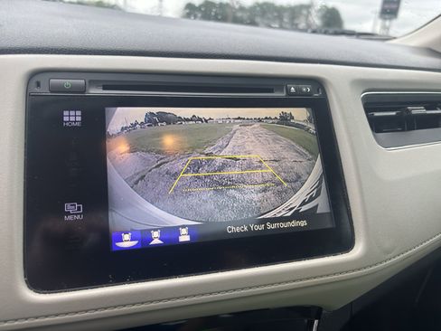 Used 2018 Honda HR-V EX-L image 12