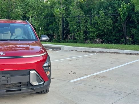 Used 2026 Hyundai Kona SEL Sport FWD image 3