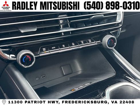 Used 2024 Chevrolet Traverse RS AWD/4WD image 11