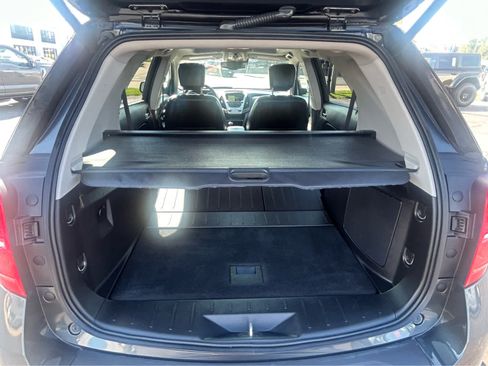 Used 2017 Chevrolet Equinox Premier w/ Enhanced Convenience Package FWD image 9