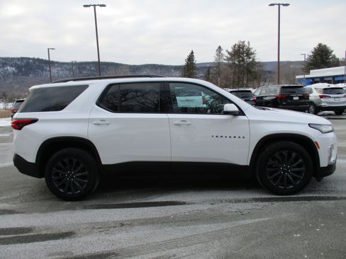 Certified 2023 Chevrolet Traverse RS image 4