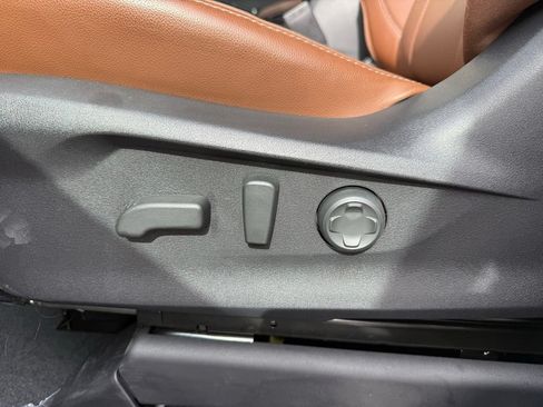 Certified 2026 Subaru Ascent Touring AWD/4WD image 23