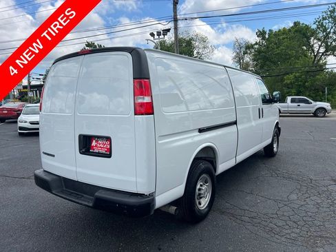 Used 2025 Chevrolet Express 2500 Extended w/ Driver Convenience Package RWD image 5