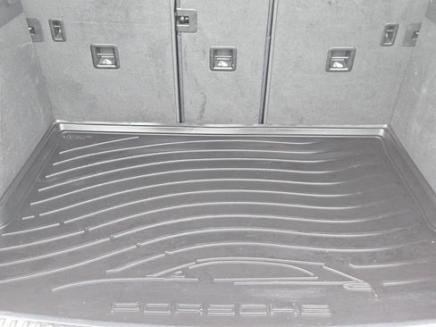 Used 2020 Porsche Macan S image 35