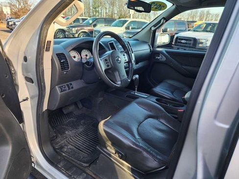 Used 2012 Nissan Frontier PRO-4X w/ Pro-4x Luxury Pkg image 12