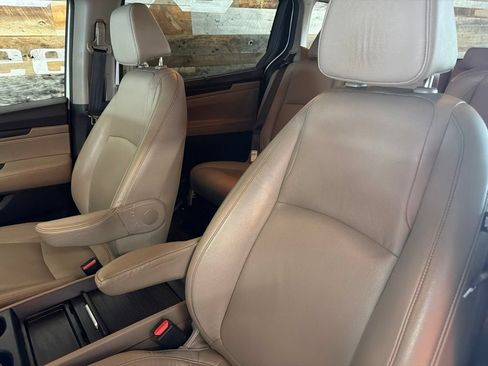 Used 2023 Honda Odyssey EX-L image 9
