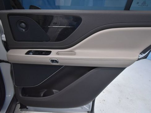 Used 2021 Lincoln Aviator Reserve w/ Elements Package Plus image 27