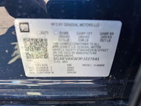 Used 2023 Buick Enclave Essence AWD/4WD image 9
