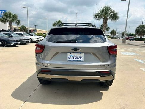 Used 2025 Chevrolet Trax ACTIV w/ Driver Confidence Package FWD image 5