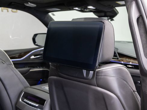 Used 2022 Cadillac Escalade Sport Platinum w/ LPO, ONYX Package image 21