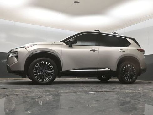 Certified 2025 Nissan Rogue Platinum image 16