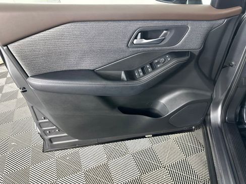Used 2023 Nissan Rogue SV AWD/4WD image 19