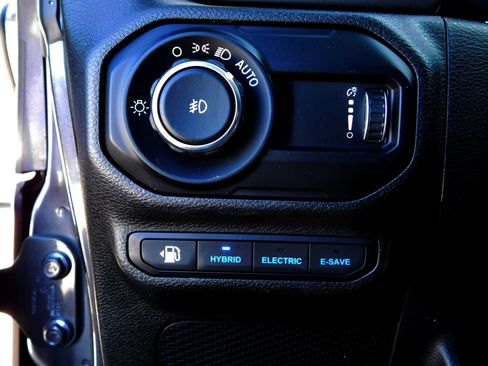 Used 2023 Jeep Wrangler Unlimited w/ Cold Weather Group AWD/4WD image 28