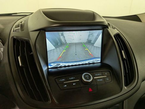 Used 2019 Ford Escape SE image 25