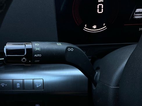 Used 2025 Hyundai Kona SEL image 33