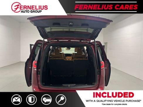 Used 2021 Chrysler Pacifica Pinnacle AWD/4WD image 11