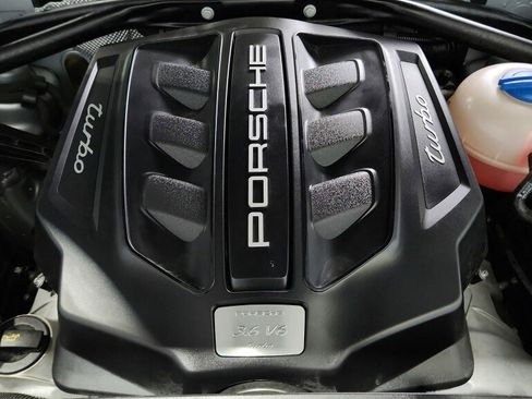 Used 2015 Porsche Macan Turbo image 29
