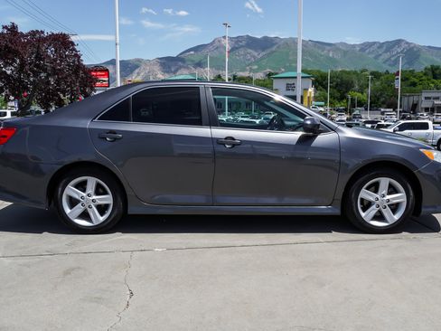 Used 2013 Toyota Camry SE FWD image 9